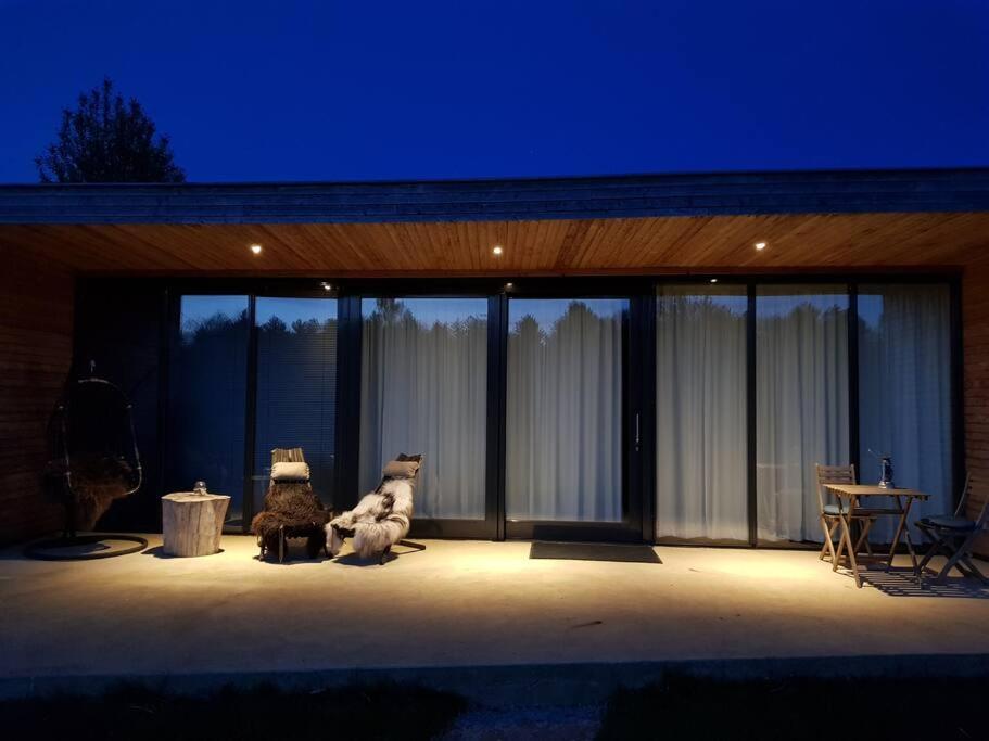 Sfeervol Chalet Midden In De Natuur Halle Exterior photo